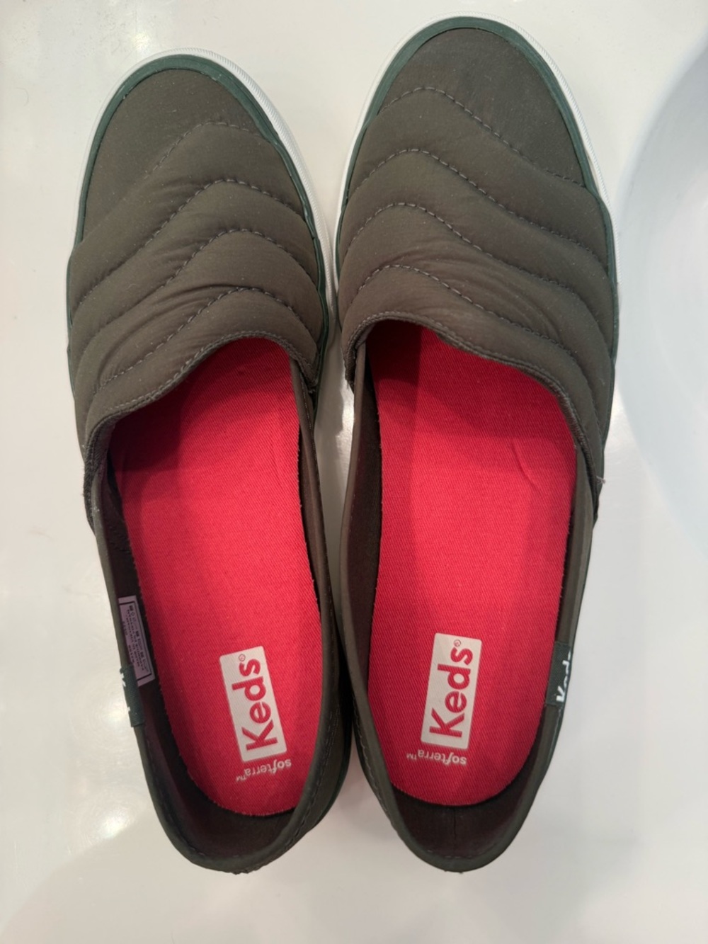 NWOT Keds Size 9 Quilted Olive Slip-On Sneakers